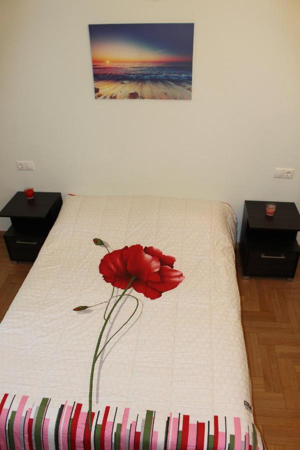 Comfortable Apartment In The Center Of Атина Екстериор снимка